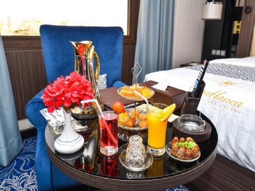 Makanan di atau berdekatan hotel
