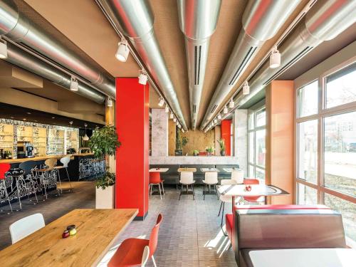 Posezení v ubytování ibis Hotel München Garching