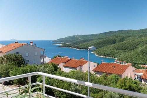 Apartment Cami -Stylish apartment with a beautiful seaview