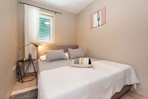 Apartment Cami -Stylish apartment with a beautiful seaview