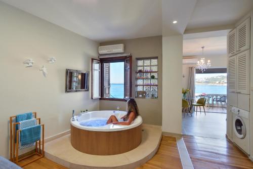 Thalassa mou Seafront suite photo 3