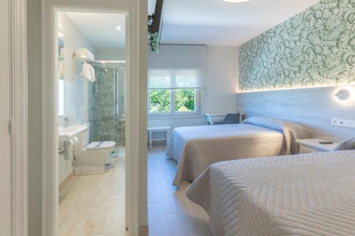 Ένα μπάνιο στο Hotel Leal - La Sirena