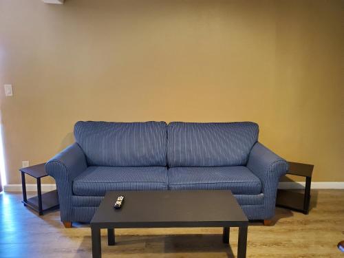 PineCrest Inn & Suites – Photos 2