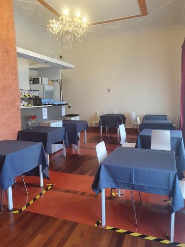 Un lugar para sentarse en San Max Hotel