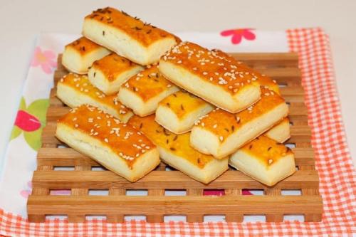 a bunch of sandwiches sitting in a basket at Vila Sunce Morovic in Morović
