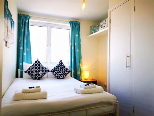 Foto dalla galleria di Marina living with parking, balcony, quiet and secure a Brighton & Hove