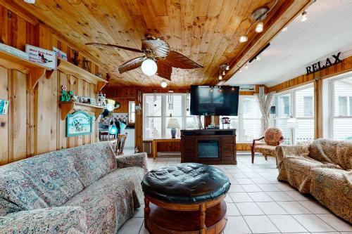 Beach Home – Photos 2