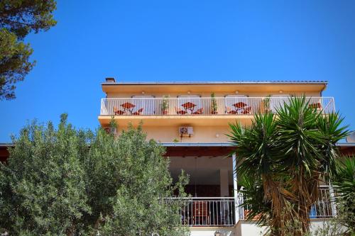 Το κτήριο όπου στεγάζεται  το bed & breakfast