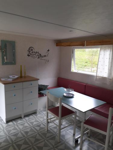 Gambar di galeri bagi restyled bohemian mobil home carpe diem di Montcléra