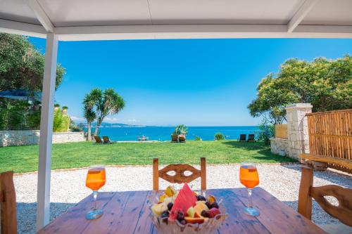 The Beach House Kaminaki