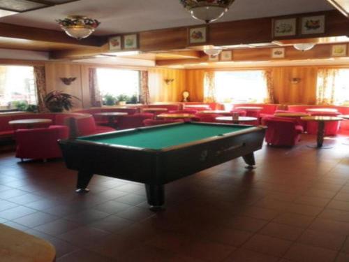 Biliár nebo kulečník v ubytování Hotel Cristallo