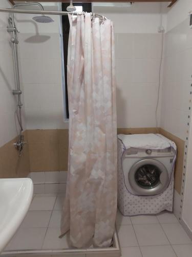 A bathroom at Spacious apartment in Aygedzor street