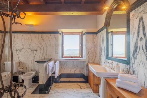 A bathroom at Convento La Perla