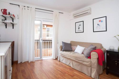 A seating area at Apartamento Parc Güell