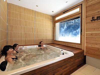 セイヤックにあるHôtel Spa la Cascadeのギャラリーの写真