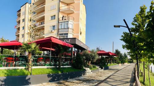 Το κτήριο όπου στεγάζεται  το διαμέρισμα