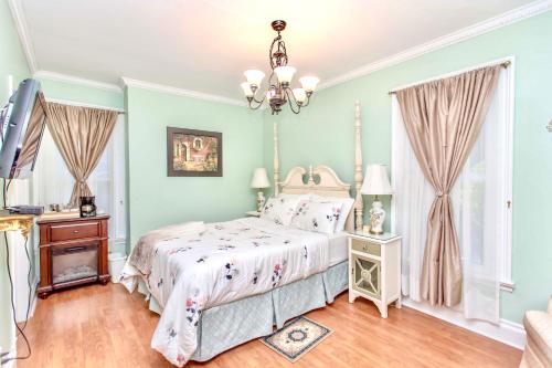 Gallery image of Redwood Bed and Breakfast in Niagara Falls