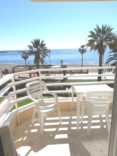 Front beach and swimmingpool in Benalmadena Costa