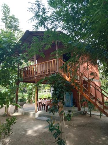 Κήπος έξω από το Sigiriya Free View Tree House & Villa