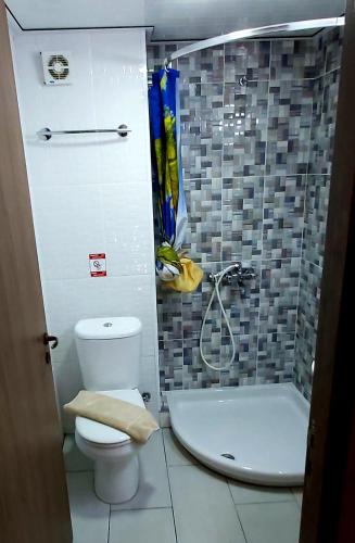 Bagno di Lakis Court