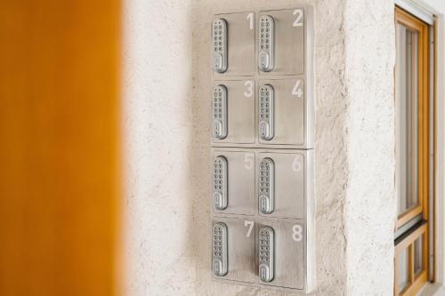 a close up of a window control panel on a wall at Moderne 3 Zi.-FeWo Scandi Style 70 qm Nähe Freiburg in Simonswald