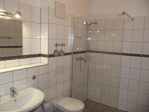 Koupelna v ubytování Gästehaus Hubertus Bad Aibling
