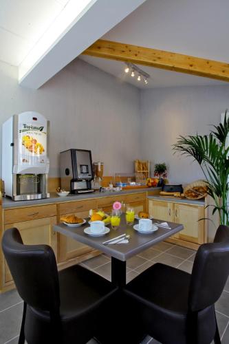 Jídlo v hotelu nebo okolí