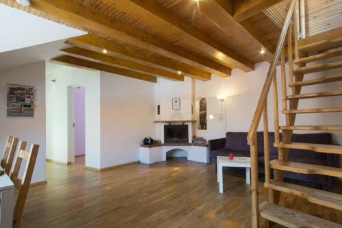 Fotografie z fotogalerie ubytování PRIVATE SAUNA & 4 bedrooms Old Town Rooftop Apartment v destinaci Vilnius