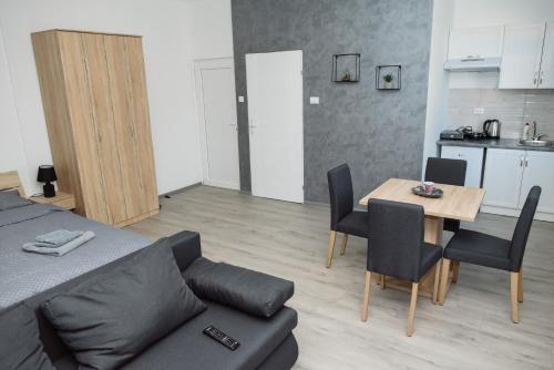 Kuchyň nebo kuchyňský kout v ubytování D&D apartments