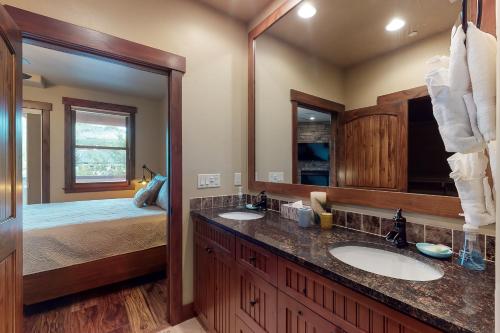 Gallery image of Riverfront Retreat & River's Edge Townhome in Silverthorne