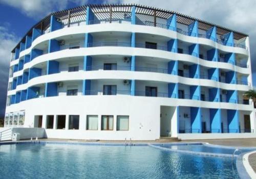 Bazén v ubytování Studio avec piscine Cabo Dream à Cabo négro nebo v jeho okolí