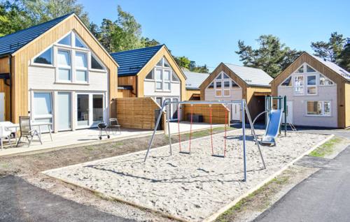 Dječje igralište u objektu Åros Beach in Kristiansand House with 4 bedrooms