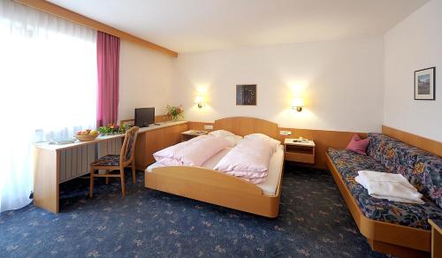 Gallery image of Hotel Waldheim in Natz-Schabs