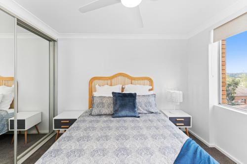 Postel nebo postele na pokoji v ubytování Beachpoint Unit 503