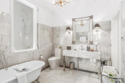 Delgattie Estate tesisinde bir banyo