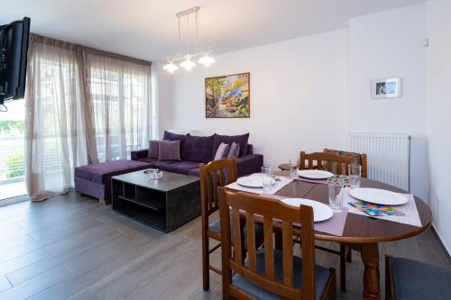 Beautifully renovated flat in superb location