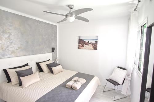 Postel nebo postele na pokoji v ubytování Apartment Portonovo Paraiso - Sea View - Piscina - Wifi - Old Town