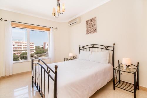 Golden Cliff Apartment