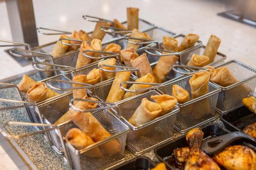 Makanan di atau berdekatan hotel