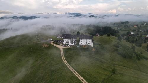 Landskap semula jadi dekat dengan rumah tamu ini