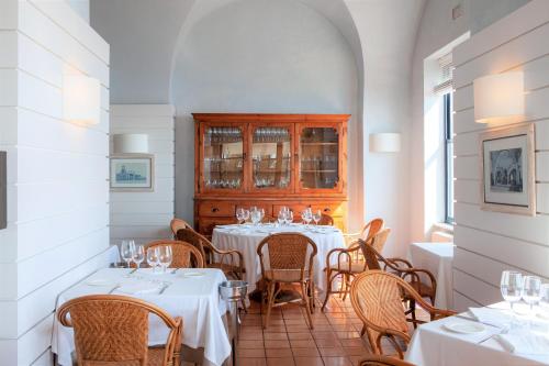 Posezení v ubytování El Far Hotel Restaurant