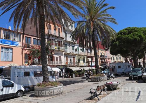 Imagen de la galería de Murphy Holiday Home - Residenza del centro, en La Maddalena