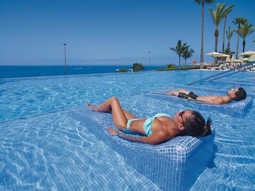 Επισκέπτες που μένουν στο Hotel Riu Palace Tenerife