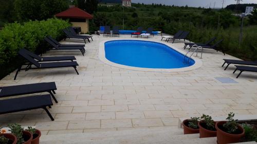 Πισίνα στο ή κοντά στο Vila Carlos