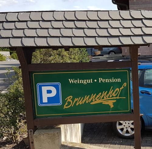 Certificato, attestato, insegna o altro documento esposto da Brunnenhof