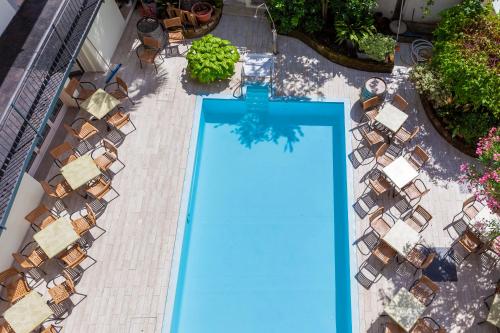 epOche Hotel Zanella 1889の敷地内または近くにあるプール