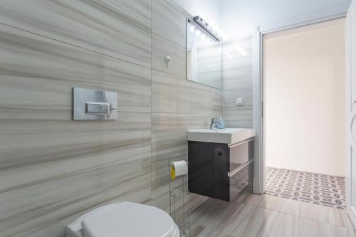 A bathroom at EV Apartments