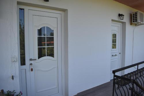 Gallery image of Athena's Apartments & Studios in Sikia