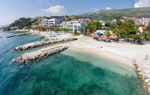 an aerial view of a beach in a resort at Luxury Apartment Antoni in Podstrana