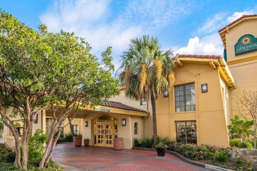 Gallery image of La Quinta Inn by Wyndham San Antonio Market Square in San Antonio